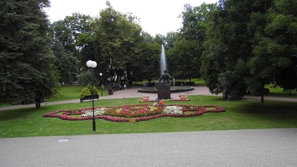 Центральный фонтан дворца Румянцевых