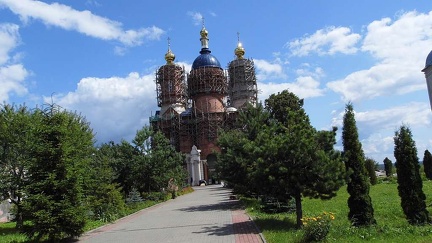 Центральный храм монастыря